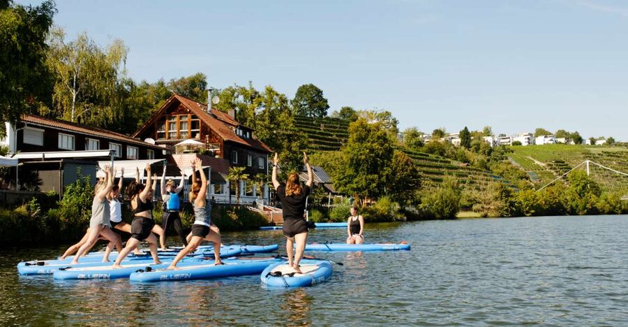 SUP Yoga with Guide - Yoga begins on a floating island