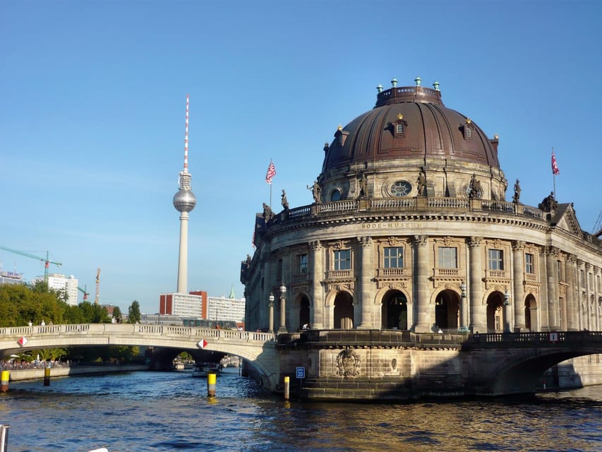 The Best of Berlin Private Guided Tour - The Berlin Wall and former Nazi headquarters