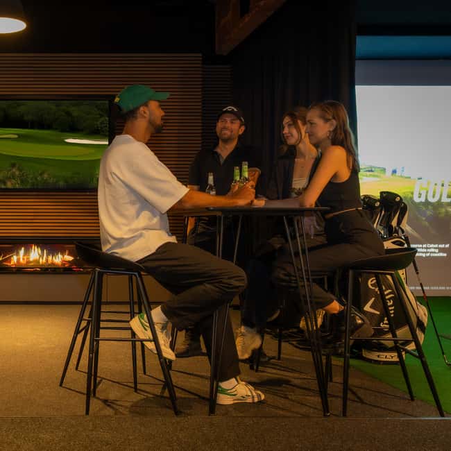 The Ultimate Berlin Golf Bar for Groups, Games & Good Times - Choosing between one, two, and four hours