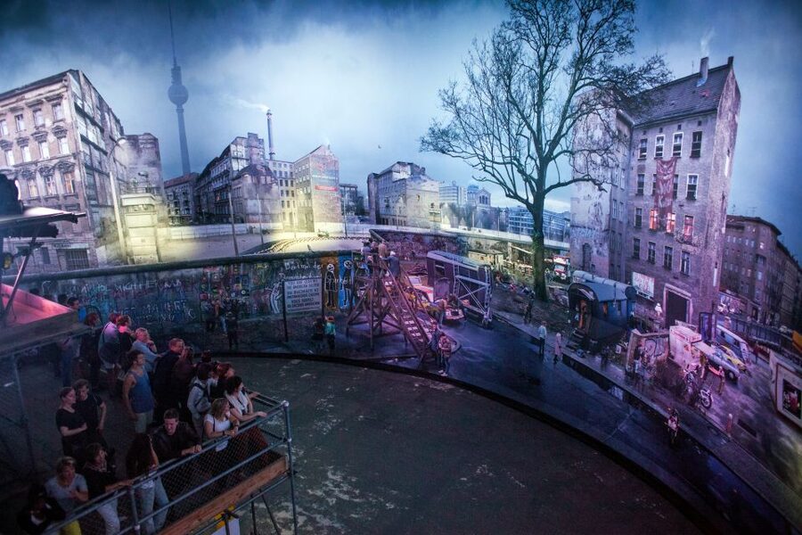 THE WALL: asisi Panorama Berlin Ticket - Who will get the most from this visit