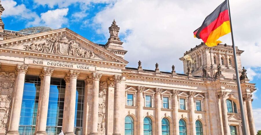 Third Reich and the Holocaust in Berlin Private Guided Tour - Potsdamer Platz and the divided city