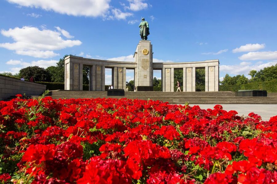 Third Reich and the Holocaust in Berlin Private Guided Tour - What the five-hour route adds