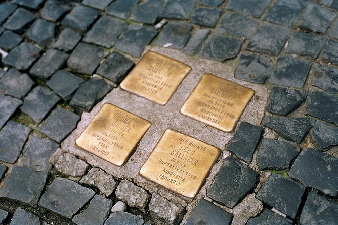 Third Reich Berlin Walking Tour with a French-Speaking Guide - Grosse Hamburger Strasse and the old Jewish cemetery