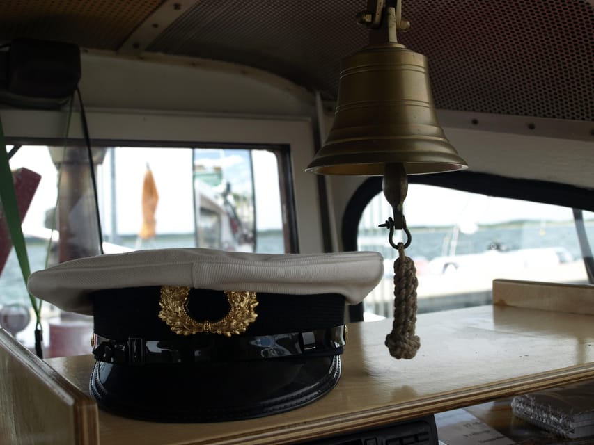 Tour on Lake Cospuden - German information and a welcoming crew