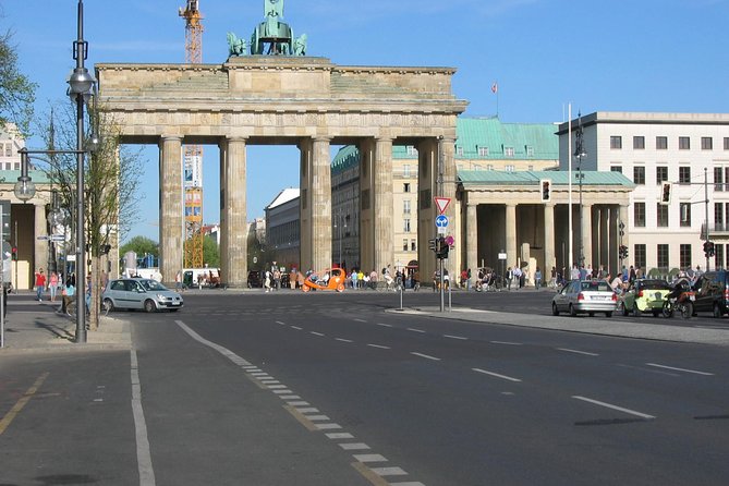 Tours & Sightseeing in English of Berlin, Potsdam and Sachsenhausen - Why a small group changes the experience