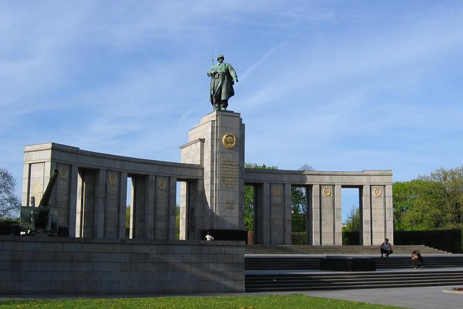Tours & Sightseeing in English of Berlin, Potsdam and Sachsenhausen - Guy’s guiding style and what to expect