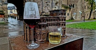Guided City Walk with Wine Tasting