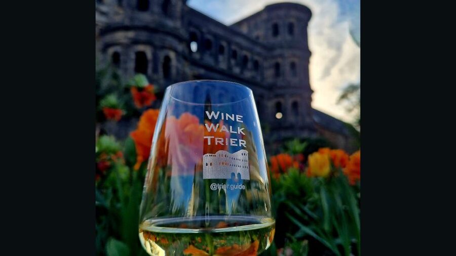 Trier: Guided City Walk with Wine Tasting - Kaiserthermen and the walk toward the Forum Baths