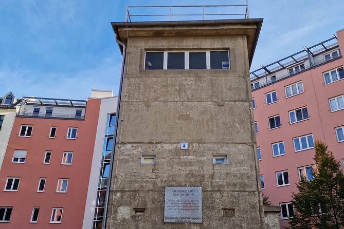 Walking on the Wall: 3-Hour Tour in Berlin - A break that keeps the three-hour walk comfortable