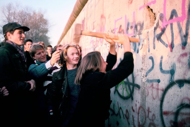 Wall Tour Berlin - Fates, Heroes & Love Stories - The viewing platform and the missing Church of Reconciliation