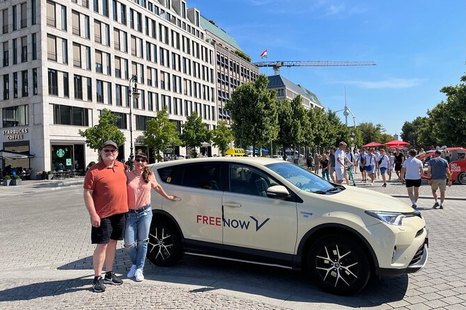Welcome/Farewell SightseeingTaxi Tour +Transfer from/to the airport - Alexanderplatz, Red City Hall, and Nikolaiviertel