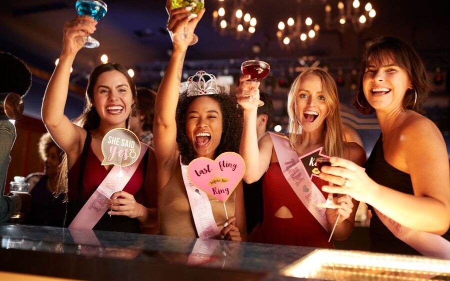 Würzburg: Bar & Club Tour with free Shots & VIP entry - What makes the bar stops worthwhile