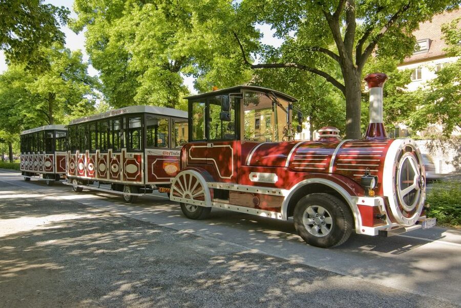Würzburg: City Tour with the Bimmelbahn Train - Through the old center and past the cathedral