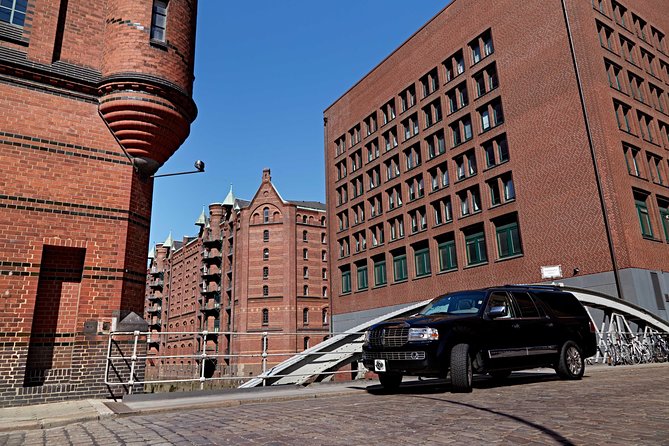 Your private 3-hour Hamburg driving tour with a former policeman - The Alster and Hamburg’s elegant center